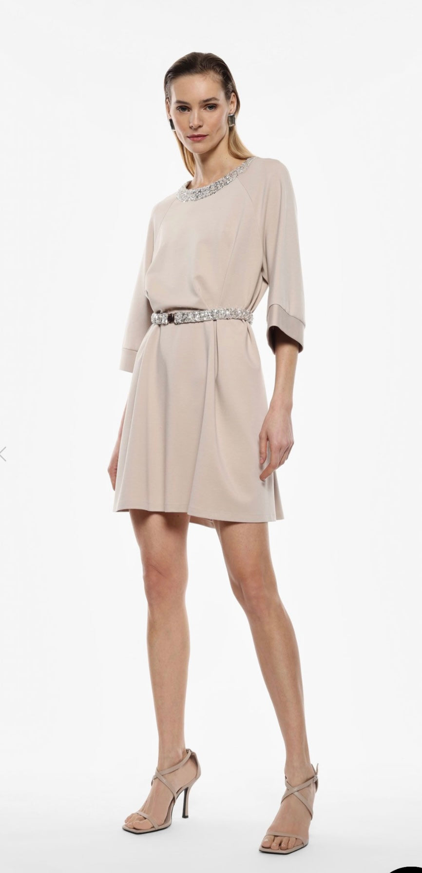 Mini abito manica a tre quarti