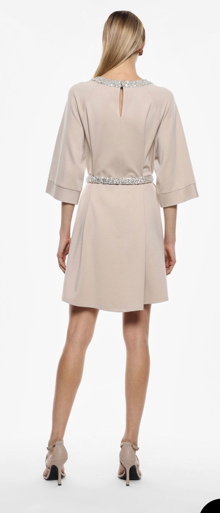 Mini abito manica a tre quarti